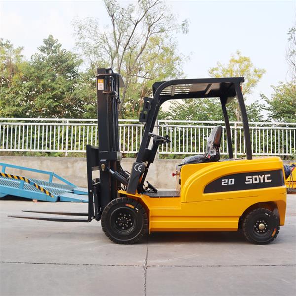 2000KG Electric Forklift