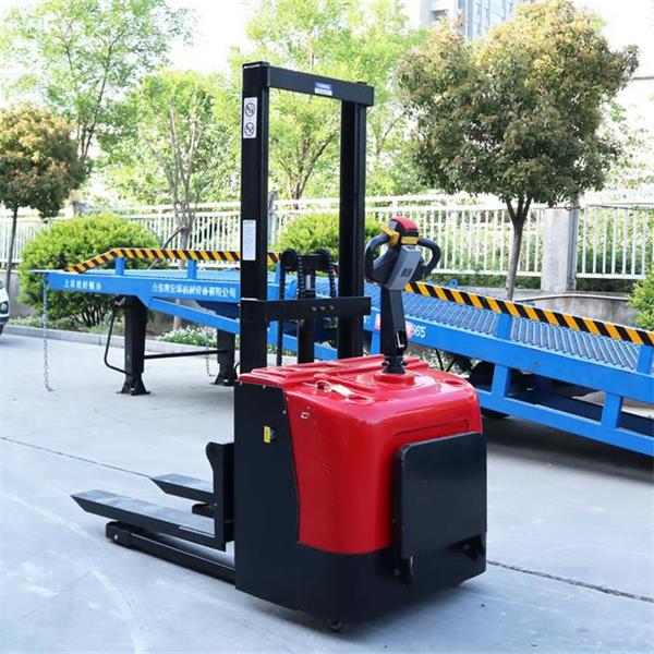 YC-1500KG Electric Stacker