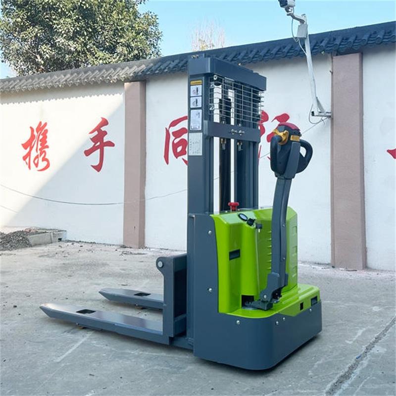 YC-1500 Electric Stacker