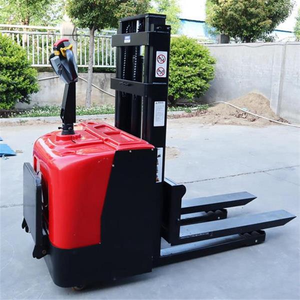 YC-1500KG Electric Stacker