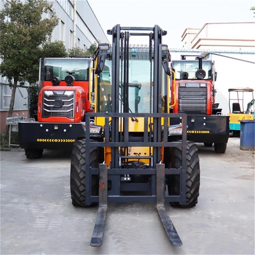 2000KG Rough Terrain Forklift